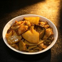 Pollo con bambú y setas chinas